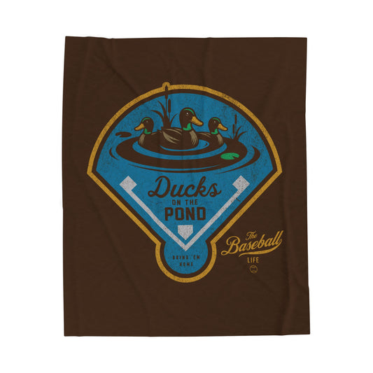 Velveteen Plush Blanket_Ducks on the Pond_Coffee Brown