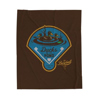 Velveteen Plush Blanket_Ducks on the Pond_Coffee Brown