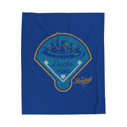 Velveteen Plush Blanket_Ducks on the Pond_Royal Blue
