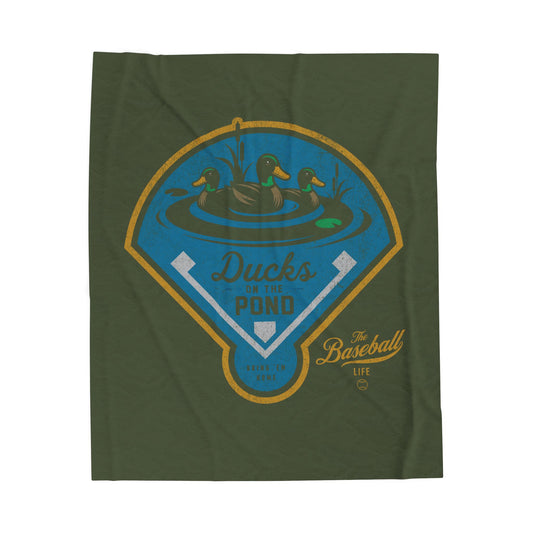 Velveteen Plush Blanket_Ducks on the Pond_Military Green