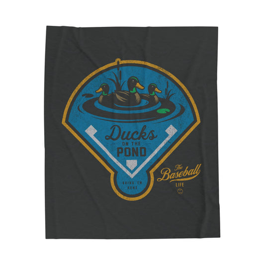 Velveteen Plush Blanket_Ducks on the Pond_Dark Gunmetal Gray