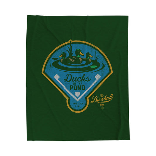 Velveteen Plush Blanket_Ducks on the Pond_Forest Green