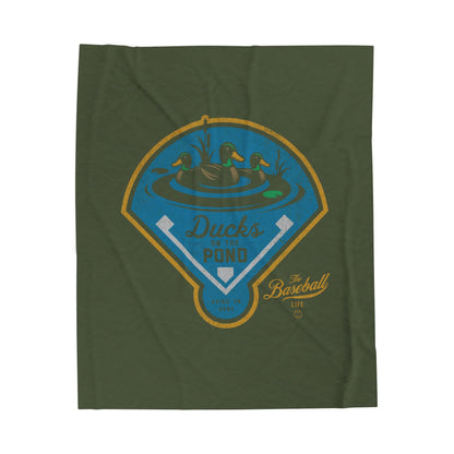 Velveteen Plush Blanket_Ducks on the Pond_Military Green