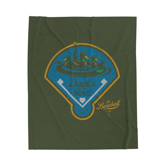 Velveteen Plush Blanket_Ducks on the Pond_Military Green