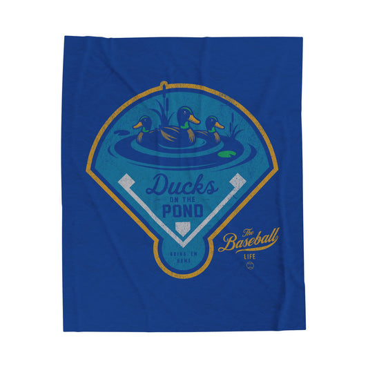 Velveteen Plush Blanket_Ducks on the Pond_Royal Blue